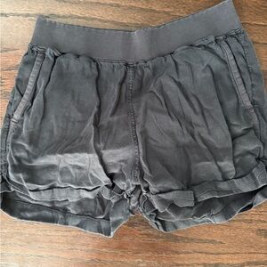 Faherty Women's Black Athletic Shorts